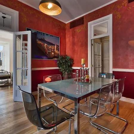 Nomad's Chiado & Amazing View * ליסבון